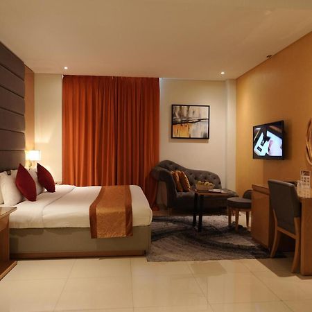 Meshal Hotel Manáma Kültér fotó