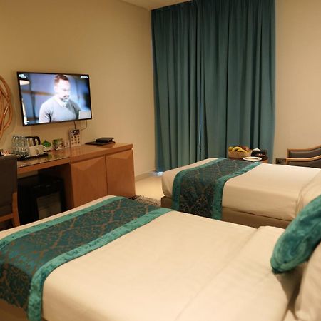 Meshal Hotel Manáma Kültér fotó