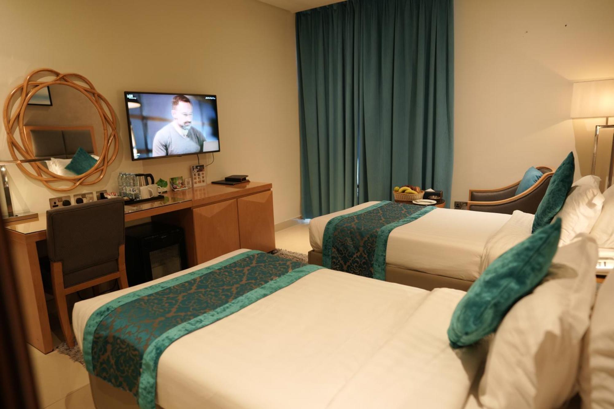 Meshal Hotel Manáma Kültér fotó