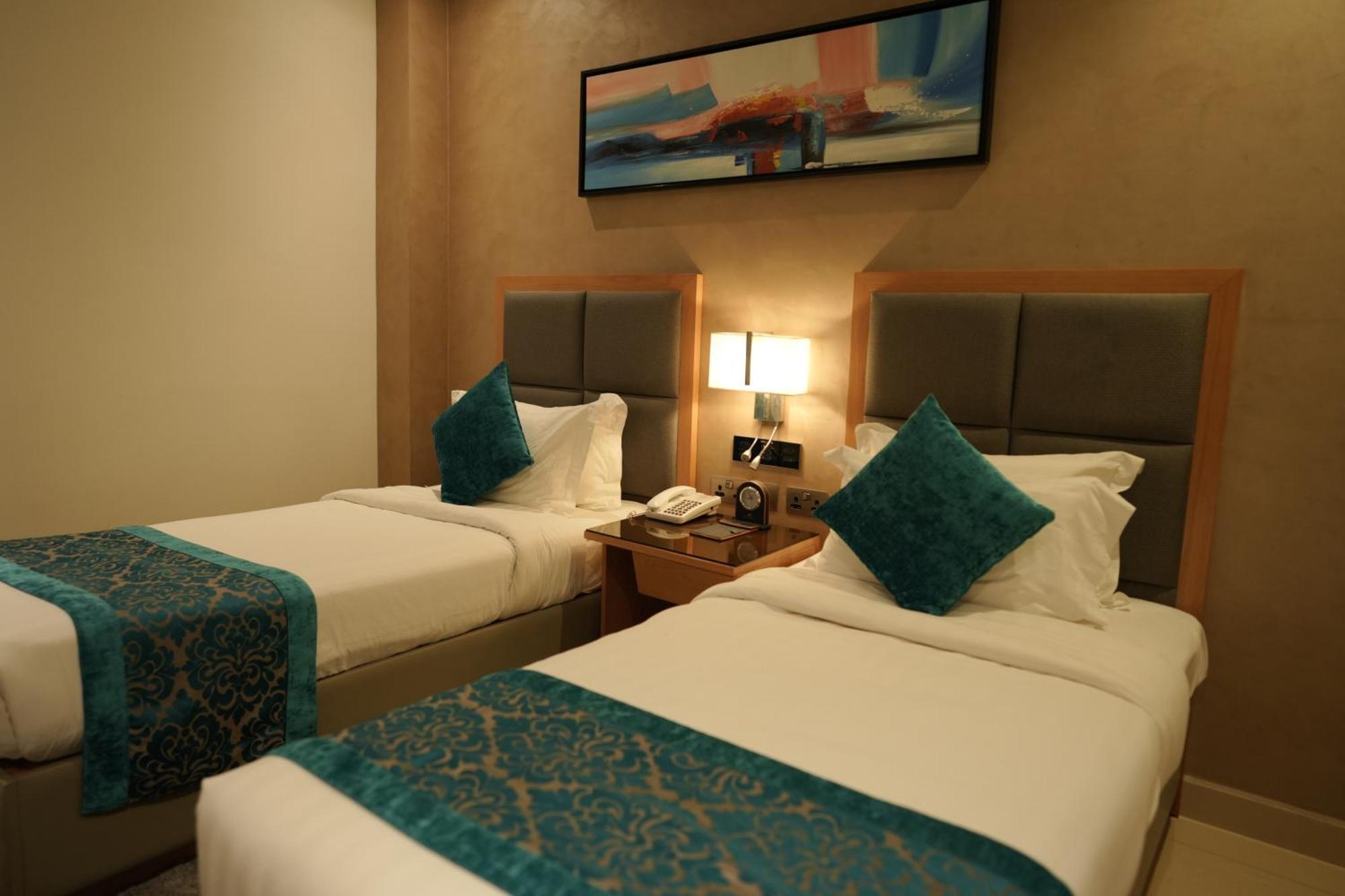 Meshal Hotel Manáma Kültér fotó
