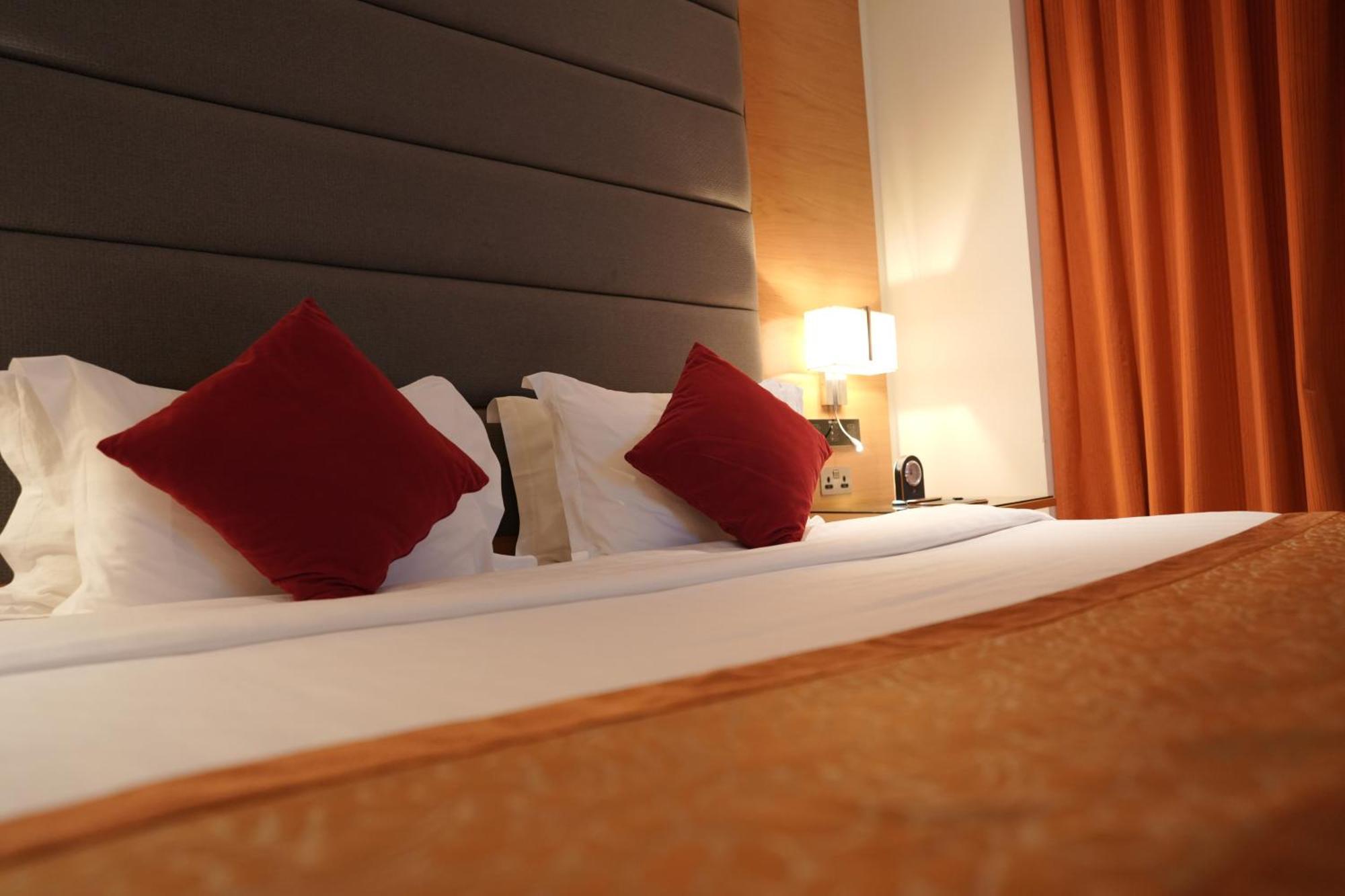 Meshal Hotel Manáma Kültér fotó