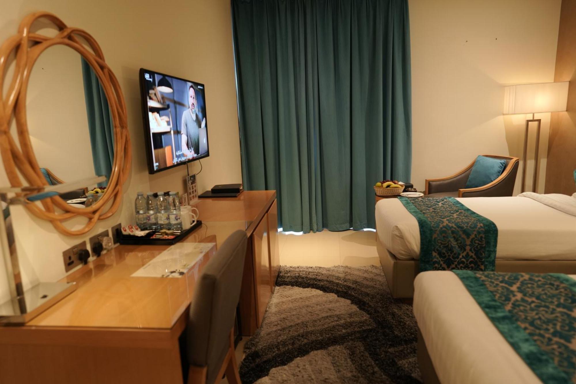 Meshal Hotel Manáma Kültér fotó