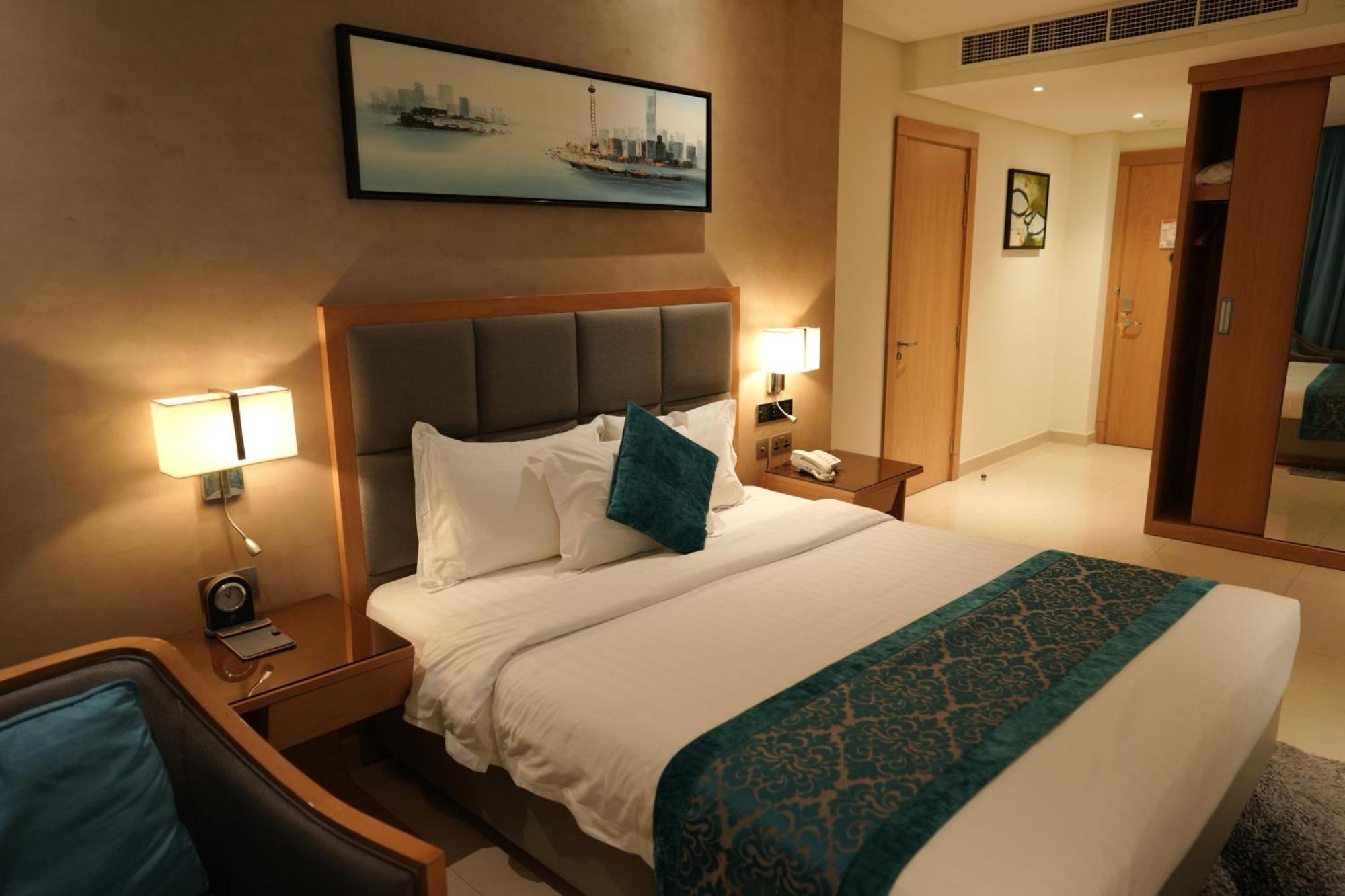 Meshal Hotel Manáma Kültér fotó