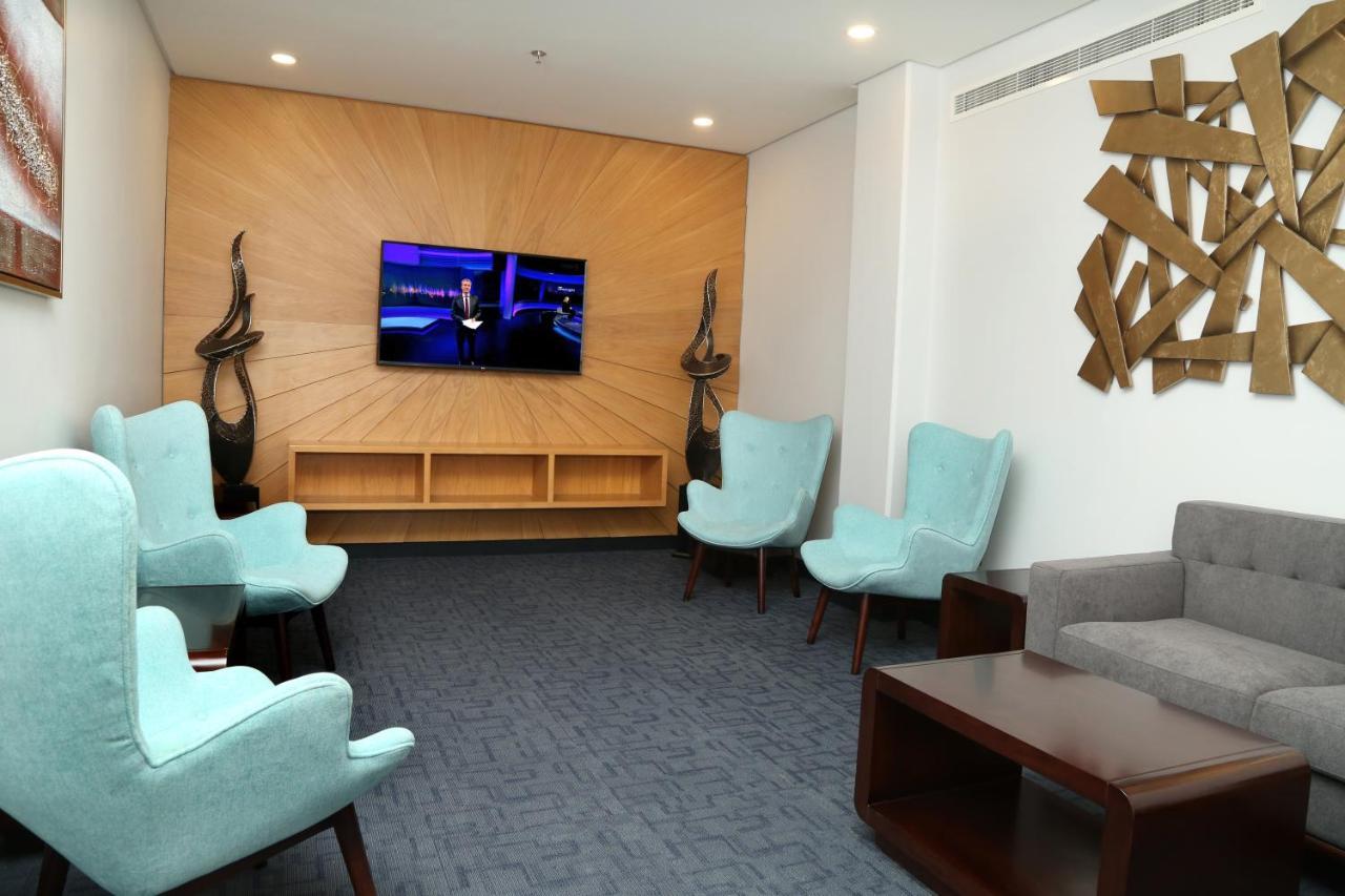 Meshal Hotel Manáma Kültér fotó