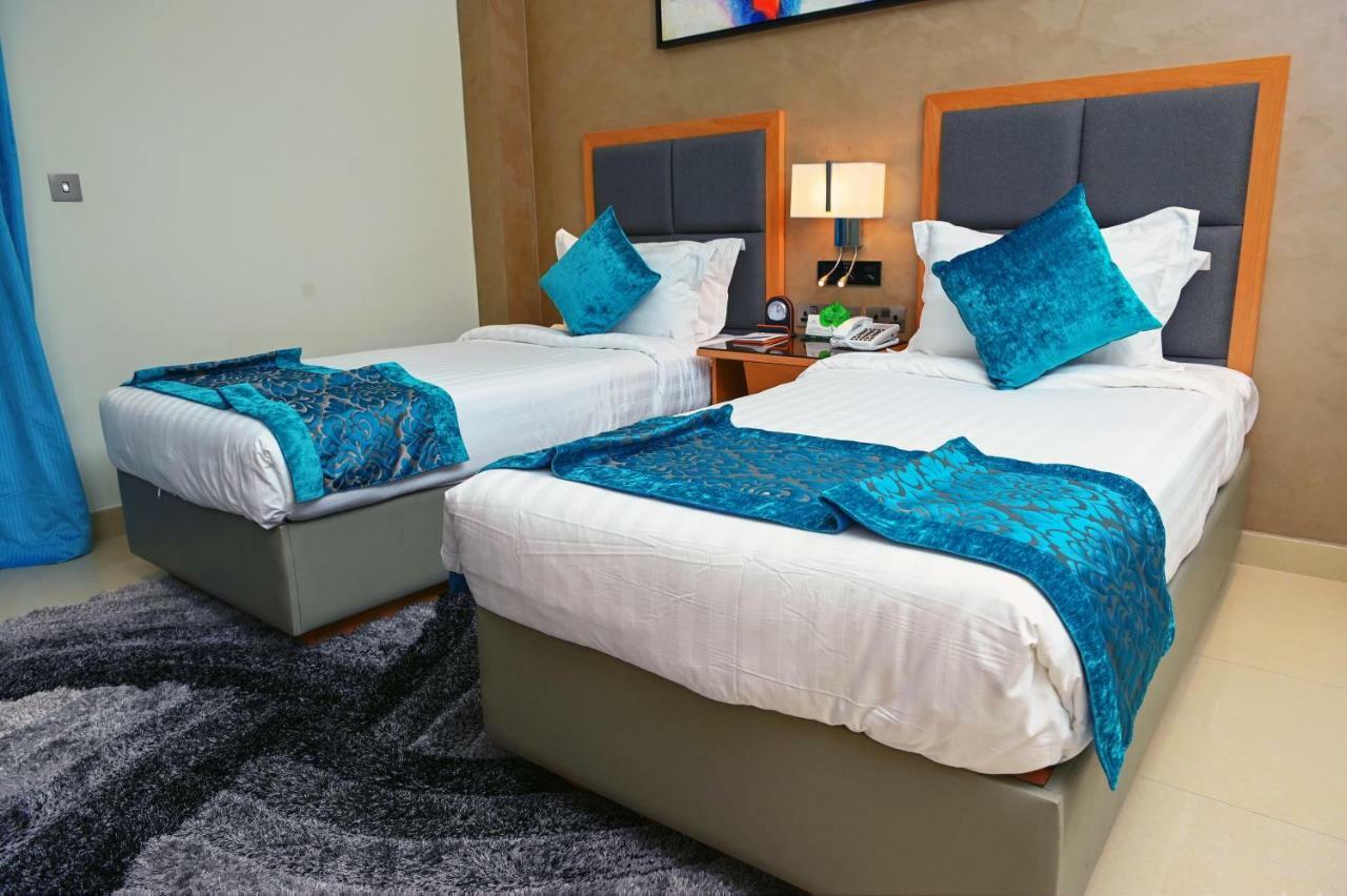 Meshal Hotel Manáma Kültér fotó