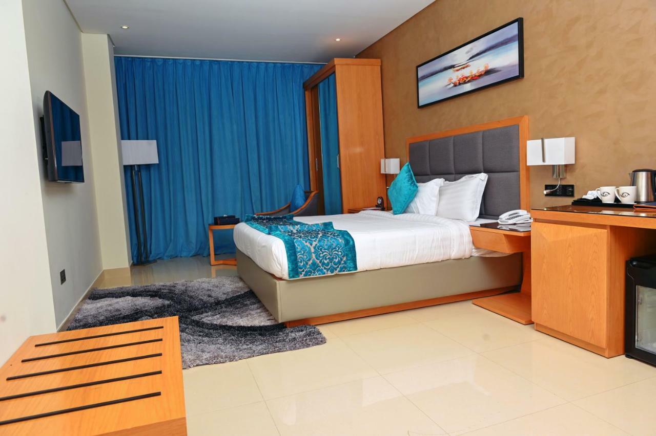 Meshal Hotel Manáma Kültér fotó