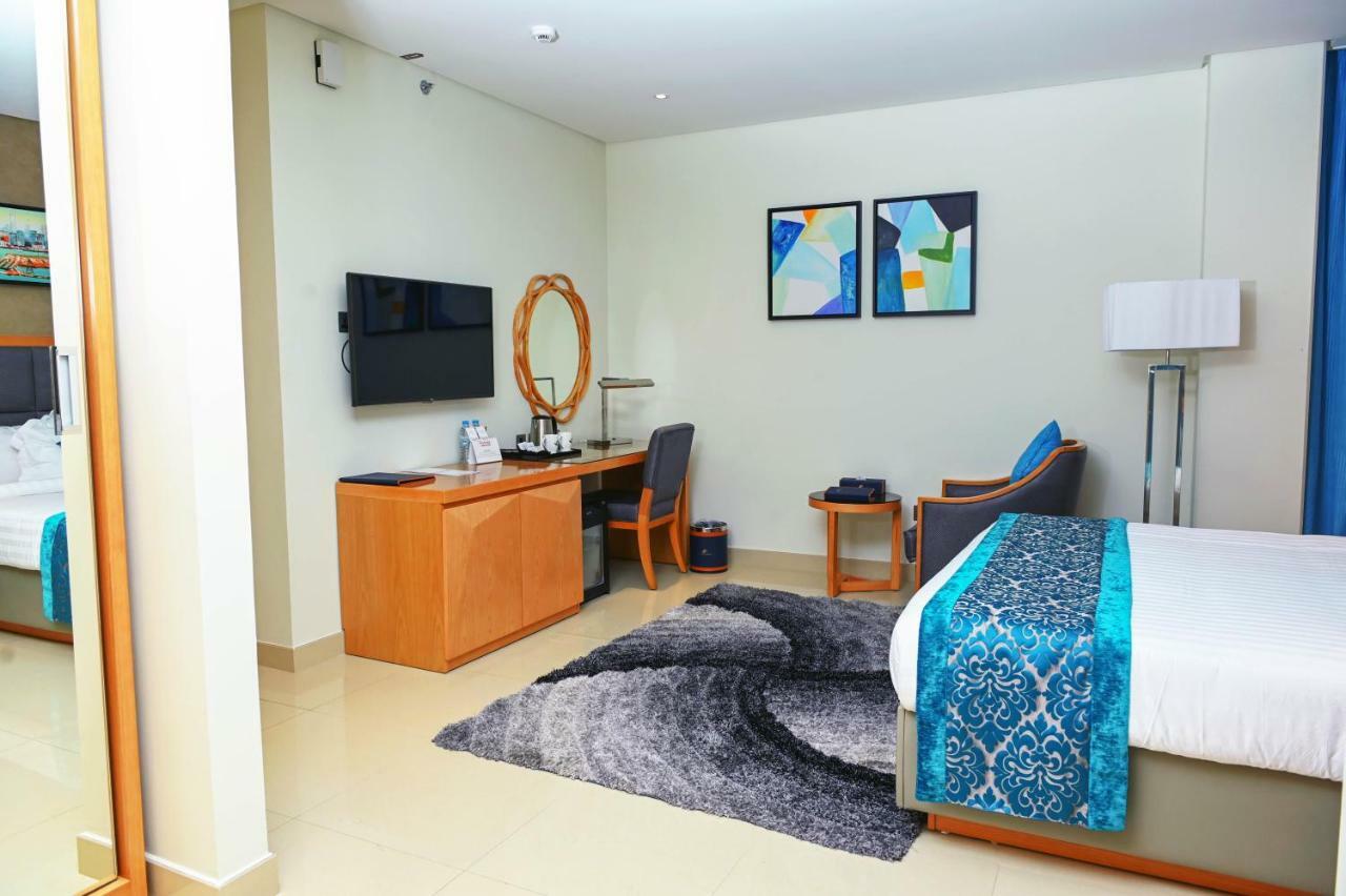 Meshal Hotel Manáma Kültér fotó