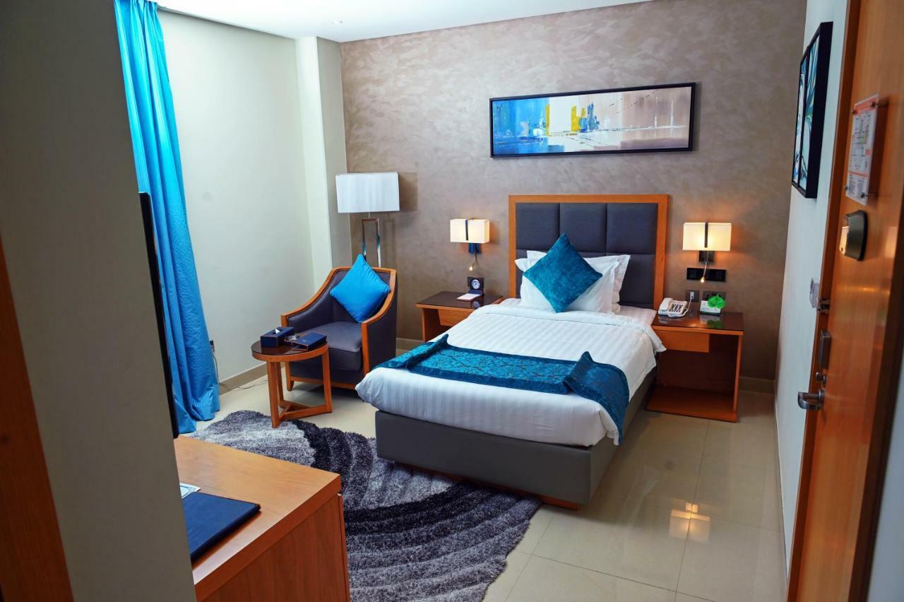 Meshal Hotel Manáma Kültér fotó