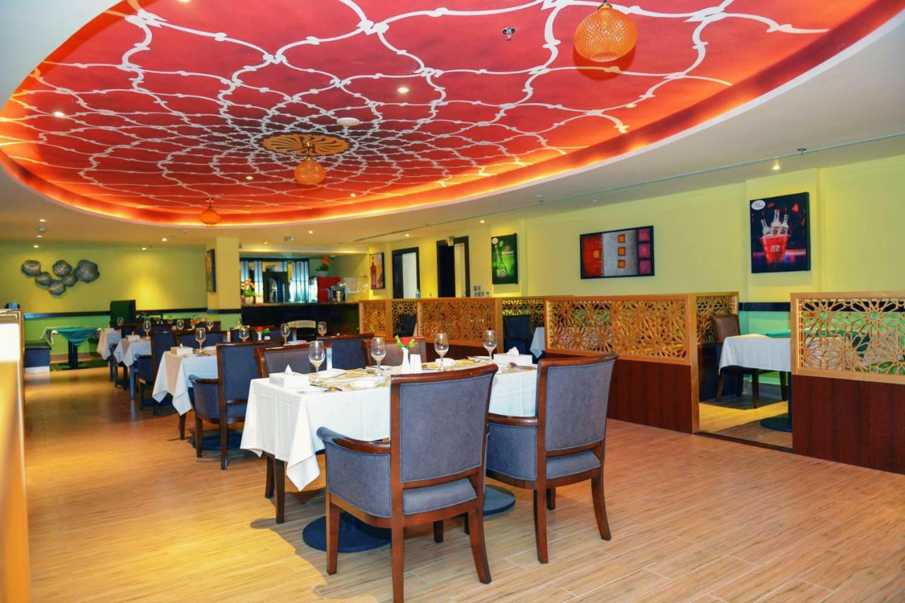 Meshal Hotel Manáma Kültér fotó
