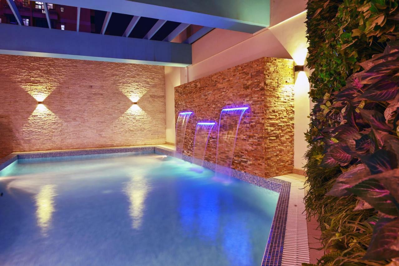 Meshal Hotel Manáma Kültér fotó